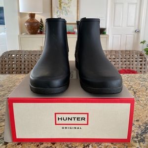 Hunter Chelsea rain boot size 10